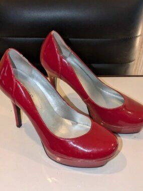 Red heels shoes with high platform